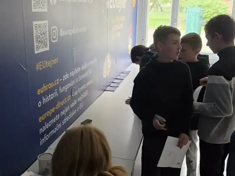 🔆Šesťáci navštívili EUtejner