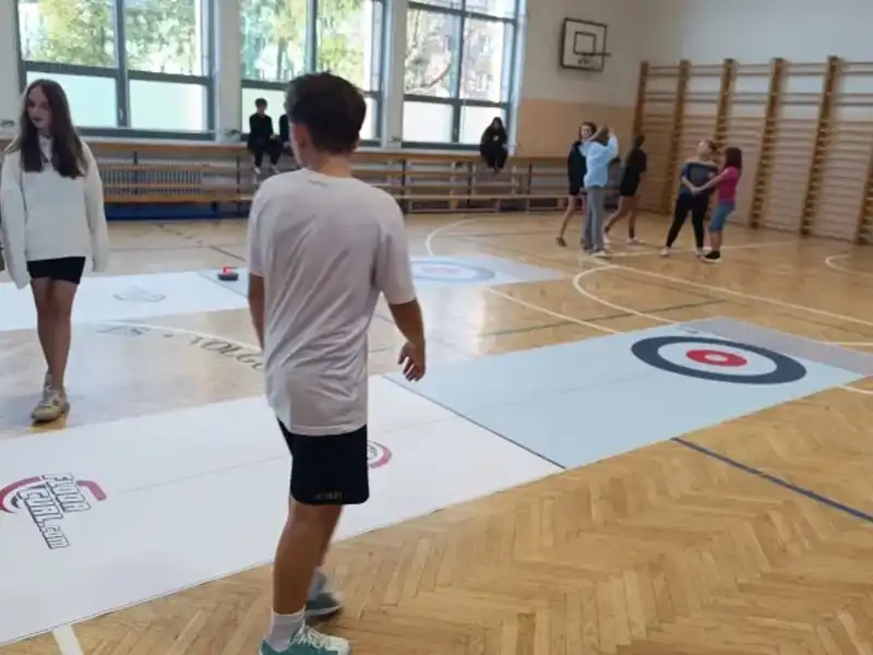 🥌Curling v tělocvičně