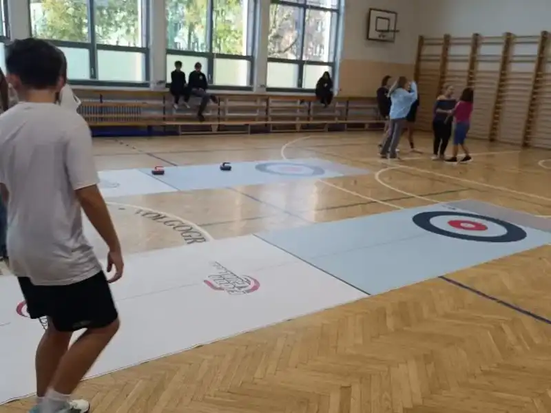 🥌Curling v tělocvičně