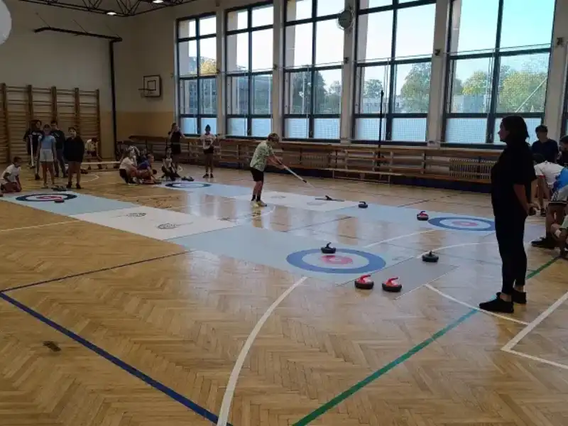 🥌Curling v tělocvičně