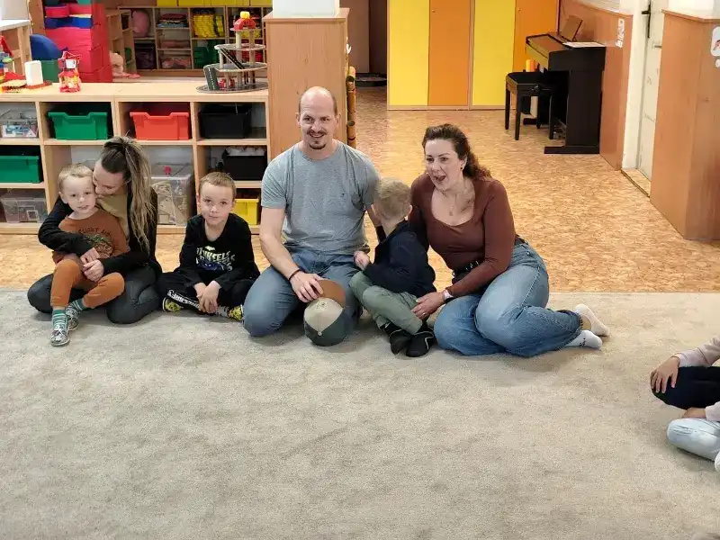 👨🏼‍👩🏼‍👧🏼‍👦🏼Začít spolu!