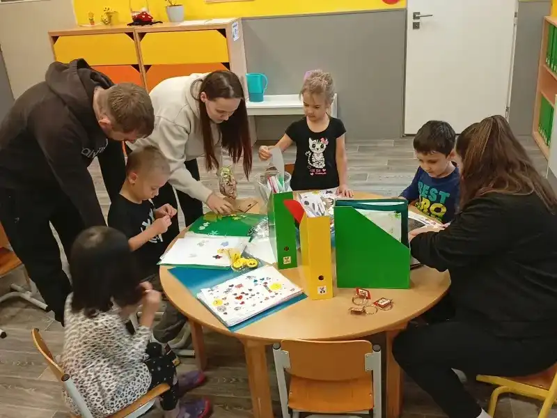 👨🏼‍👩🏼‍👧🏼‍👦🏼Začít spolu!